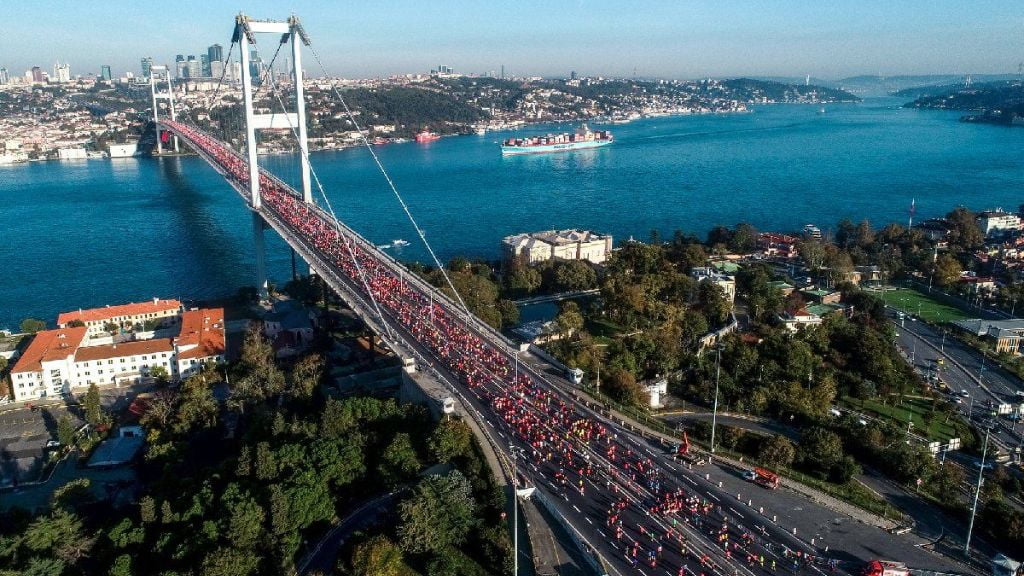 Maratona di Istanbul  3 novembre 2024 con Efisio Putzolu  e nei 15 km con Mariano Cambuli