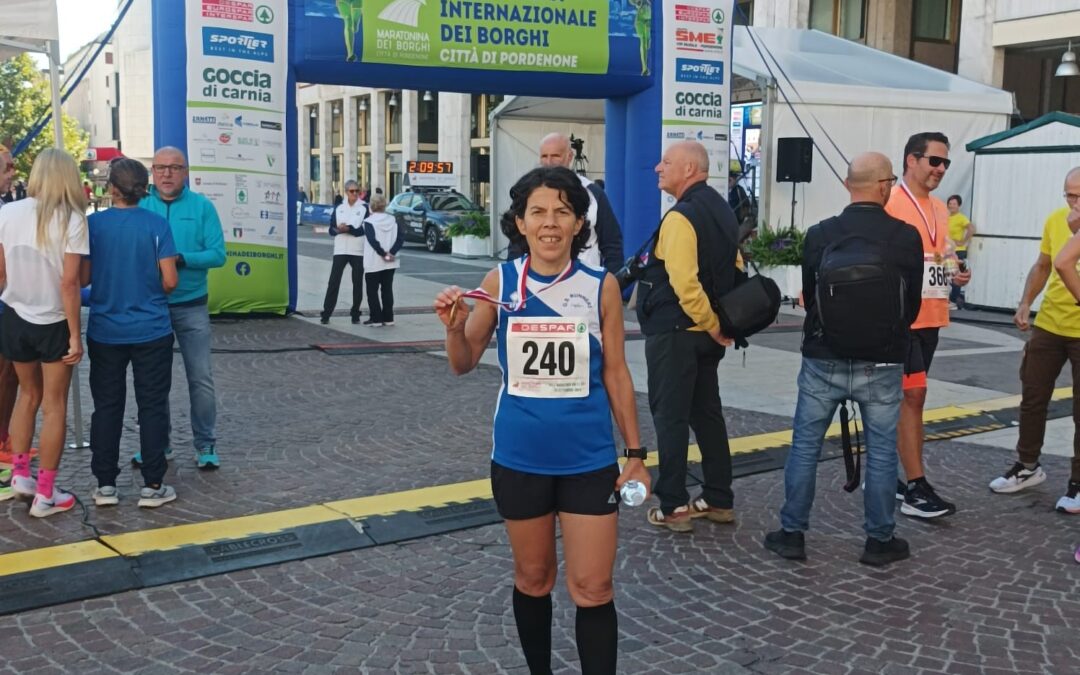 Maratonina dei Borghi Pordenone 29/9 con la nostra Gabriella Cappai 5^ di Ctg. in 2:09:06 Media 6’07” min/km – Valeria nella non competitiva